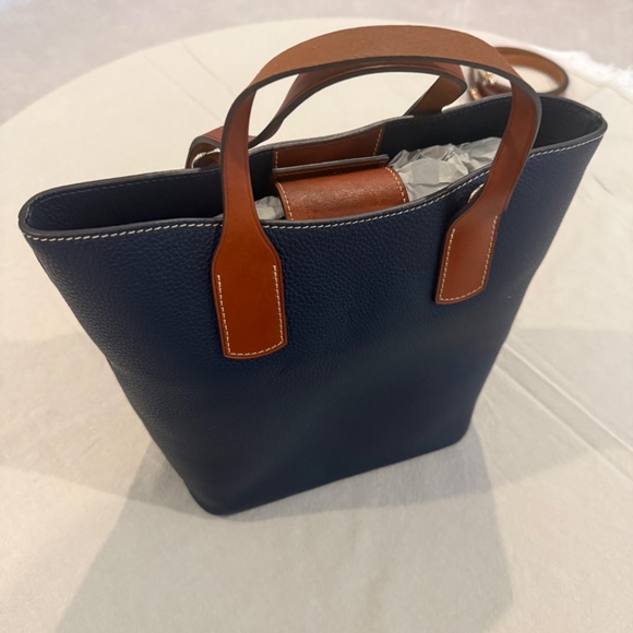 Dooney & Bourke Est. 1975 Navy & Tan Leather Bag - Picture 4 of 9